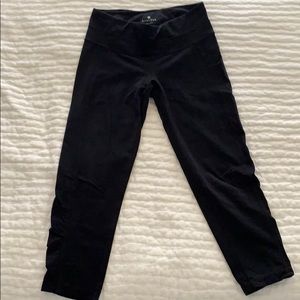Athleta XS cropped leggings with ankle detail